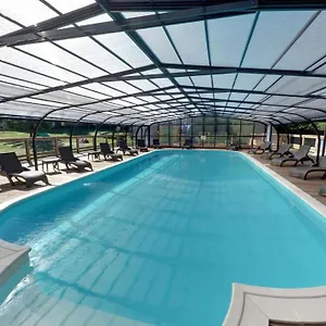 https://camping-les-vernieres-la-bourboule.hotels-rhonealpes.com